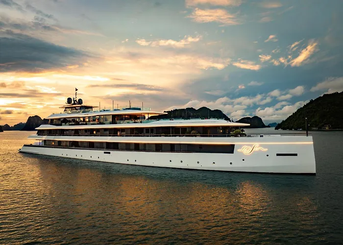 船屋 La Sen Of The Bay Cruises 下龍